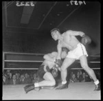 Boxers Barry Brown versus Tuna Scanlon fighting at the Lower Hutt Town Hall
