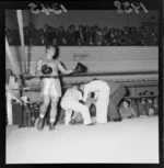 Tuna Scanlan versus Lamont, boxing match at Wellington Town Hall