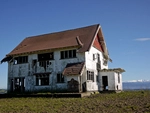 Abondoned house Wairarapa August 2011.JPG