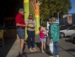 Whanganui_riverside_market_May_2017_(11).tif