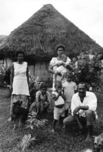Apisai&Family, Fiji 1973.tif