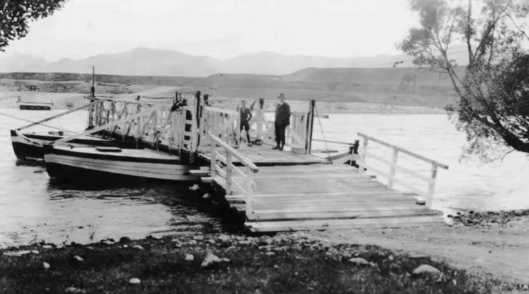 Image: Waitaki River Ferry