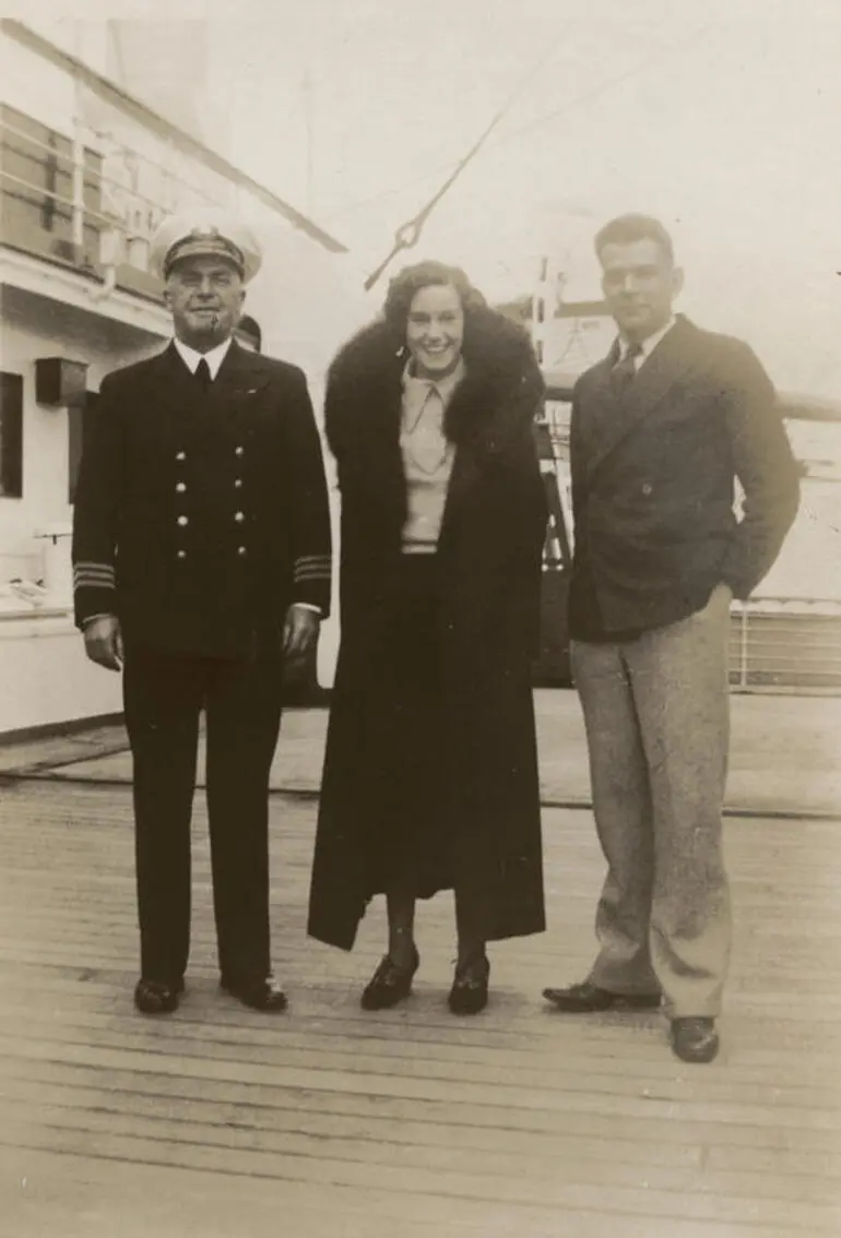 Image: Aorangi ship's Captain, Jean Batten and Captain Charles Ulm on deck