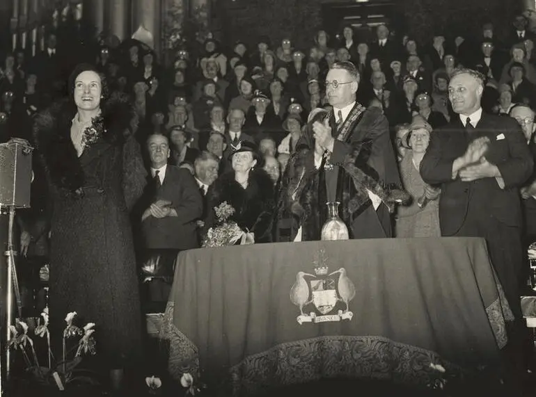 Image: Jean Batten, Auckland Mayor George W. Hutchison and Captain Frederick Harold Batten at the civic reception for Jean Batten at Auckland Town Hall