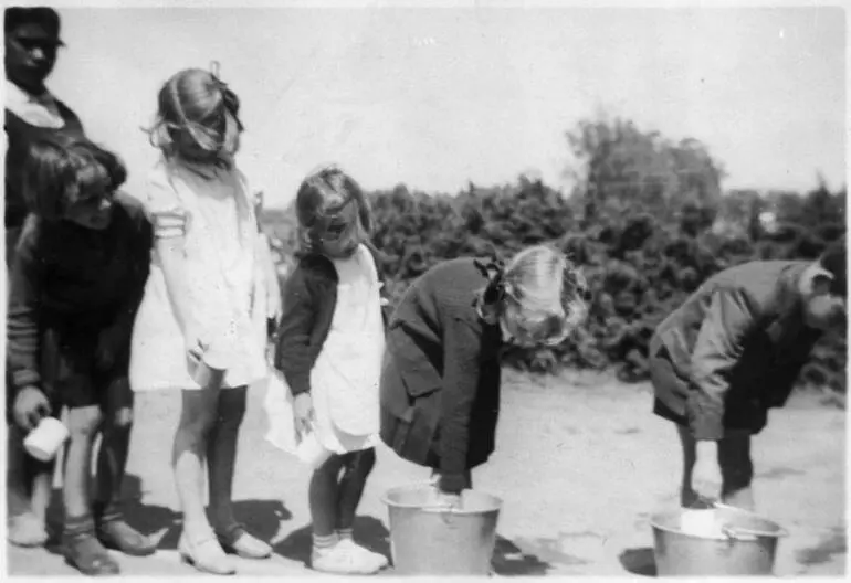 Image: Orini School school milk c. 1939