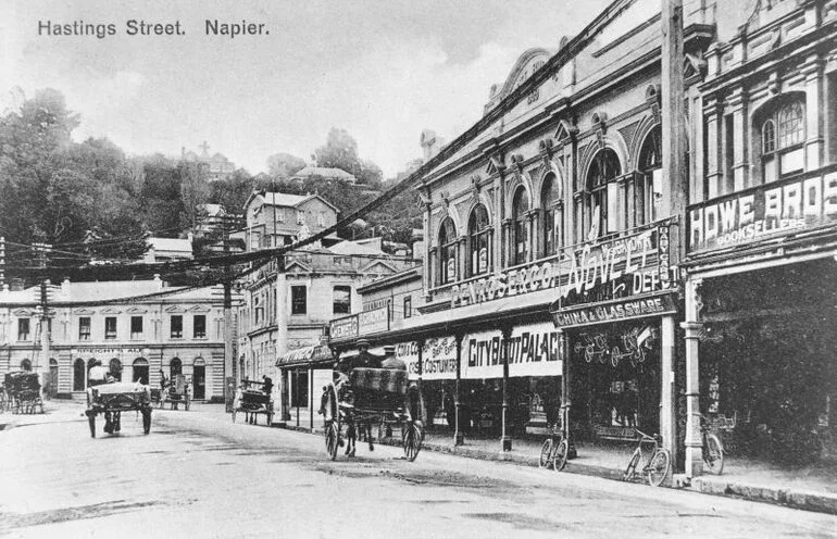Image: Hastings Street, Napier