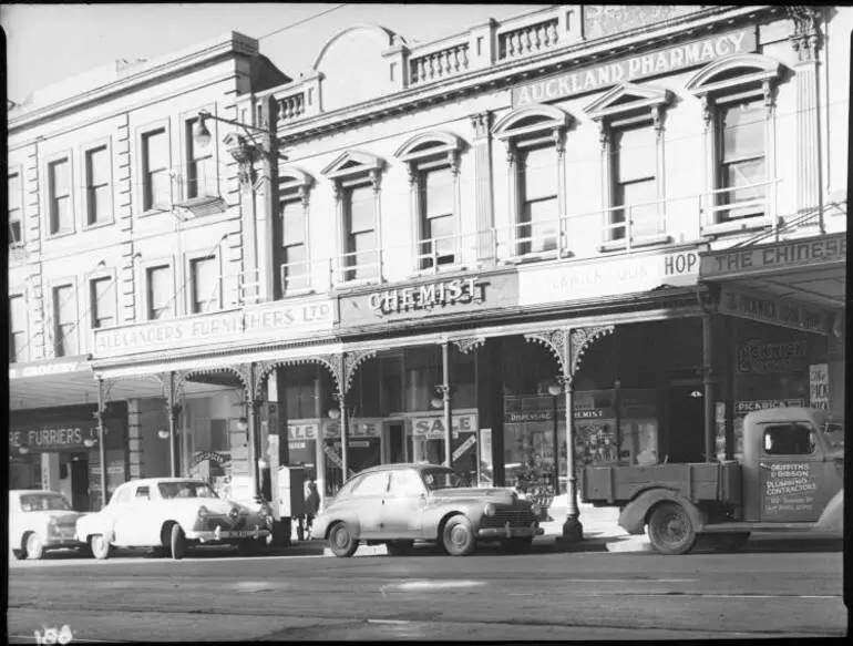 Image: Shops on Queen Street, Auckland Central, 1952
