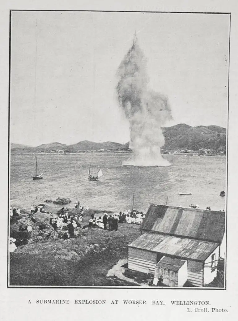 Image: A SUBMARINE EXPLOSION AT WORSER BAY, WELLINGTON