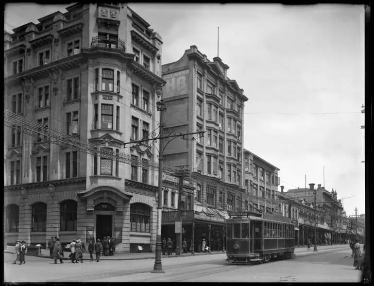 Image: Queen Street, Auckland Central, 1919