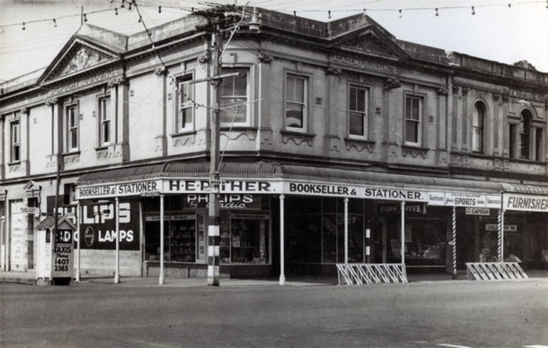Image: The Southern corner of Queen Street and Church Street: Photograph