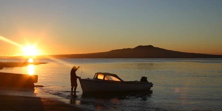 Image: sunrise, takapuna boat ramp, New Zealand