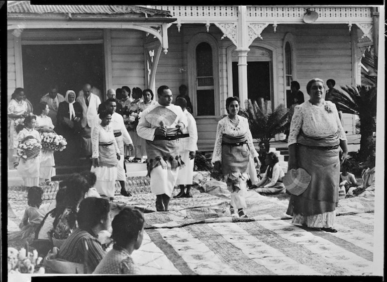 Image: Creator unknown : Photograph taken at the double wedding of the sons of Queen Salote of Tonga, Nuku'alofa, Tonga