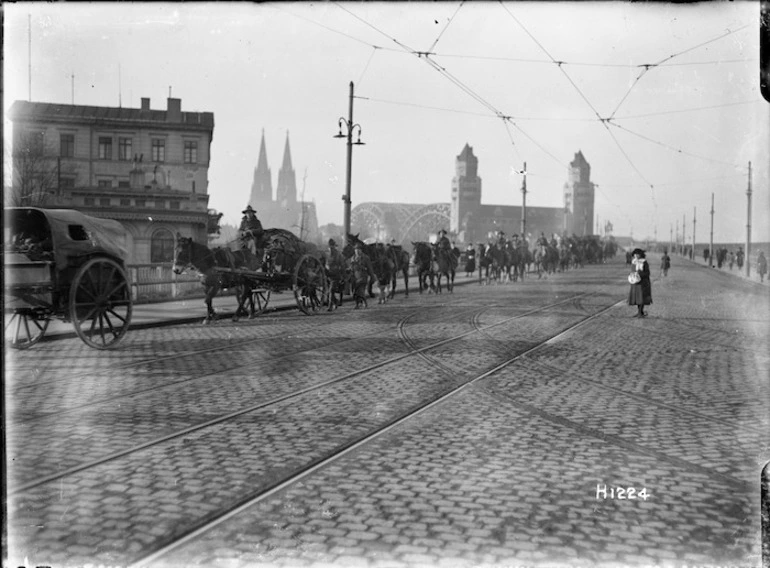 Image: World War I New Zealand mounted troops moving through Cologne, Germany