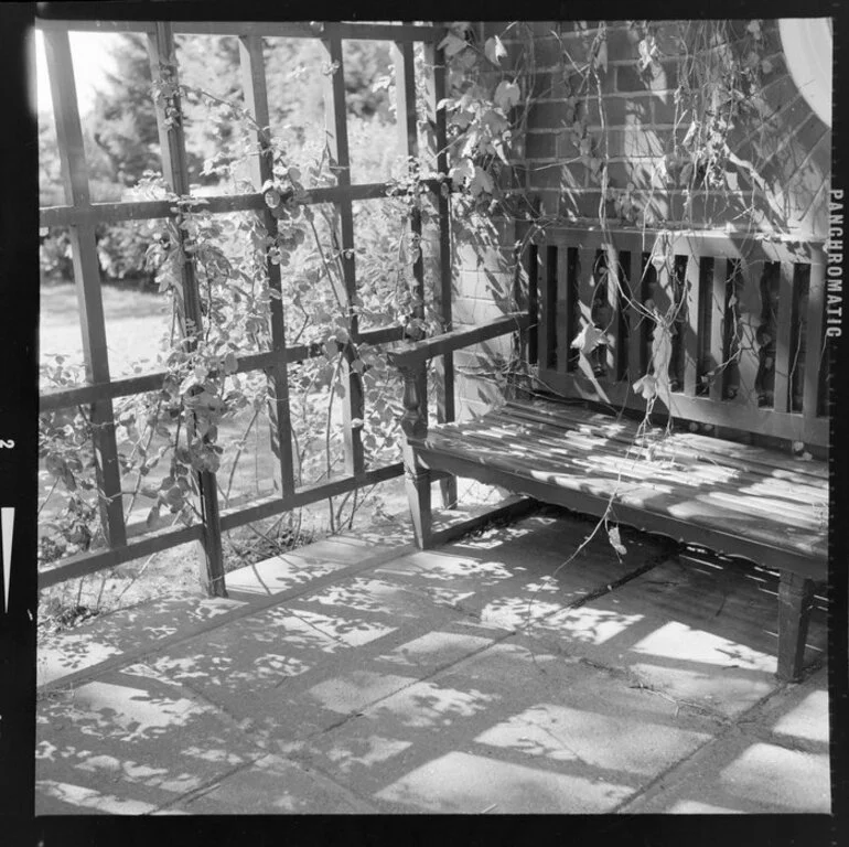 Image: Garden seat, Katherine Mansfield Memorial Garden, Thorndon, Wellington