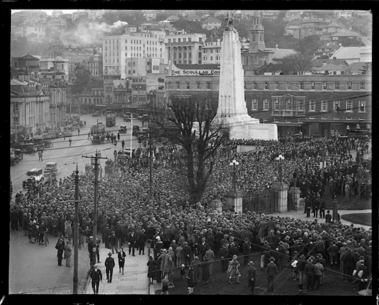 Image: Crowd of unemployed demonstrators at the gates of Parliament Buildings, Lambton Quay, Wellington