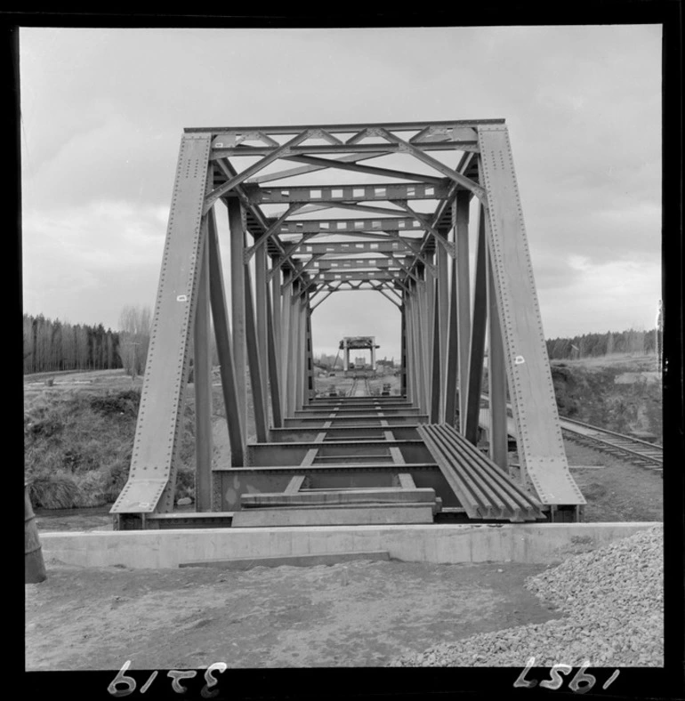 Image: New bridge under construction, Tangiwai, Ruapehu district
