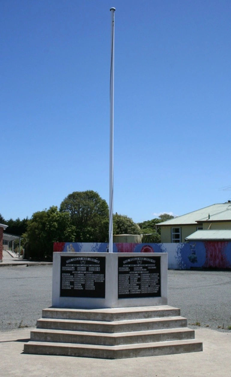 Image: Gorge Road war memorial