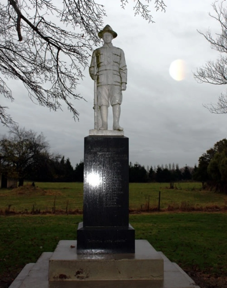 Image: Menzies Ferry war memorial