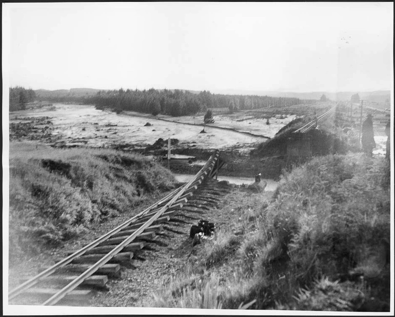 Image: Tangiwai railway bridge after disaster, 1953