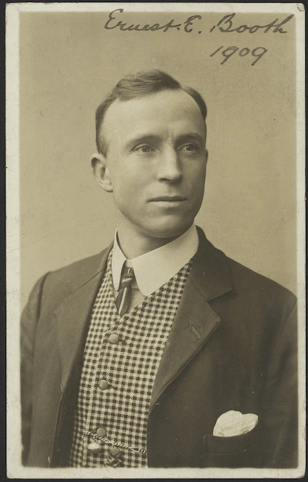 Ernest E Booth, 1909