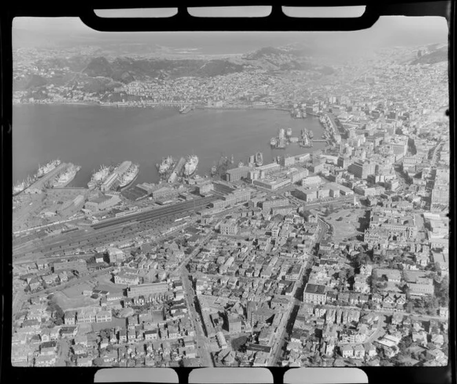 Wharves and city of Wellington