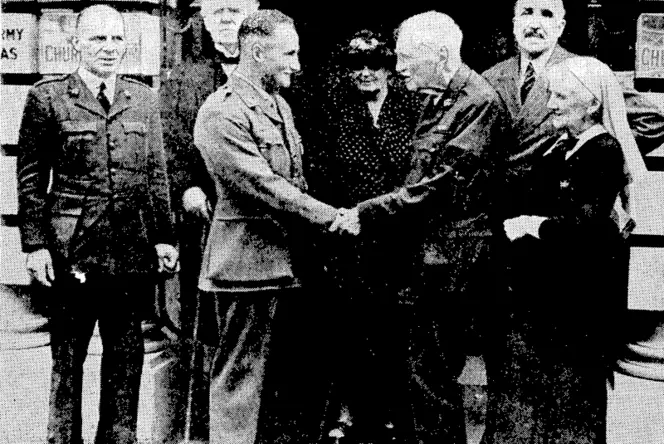 t&refientMry■ Carlile,C.H., D.D.,tHe 93-year-old founder of the Church Army, shaking hands with Captain C. L. Wright, the first New Zealand-trained officer of the Church Army in New Zealand to visit International Headquarters in London. The Church Army was founded in England in 1883 and in New Zealand in 1935. Captain Wright is doing Church Army ivorh with the Second Echelon of the N.Z.E.F. (Evening Post, 31 August 1940)