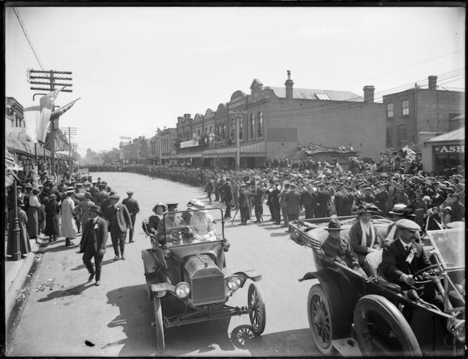 Event on Armagh Street, Christchurch, with World War I troops