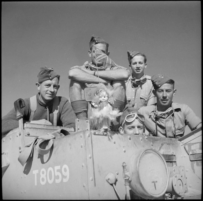 NZ bren carrier crew, Egypt