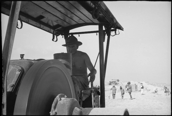 NZ engineers constructing road in the Western Desert