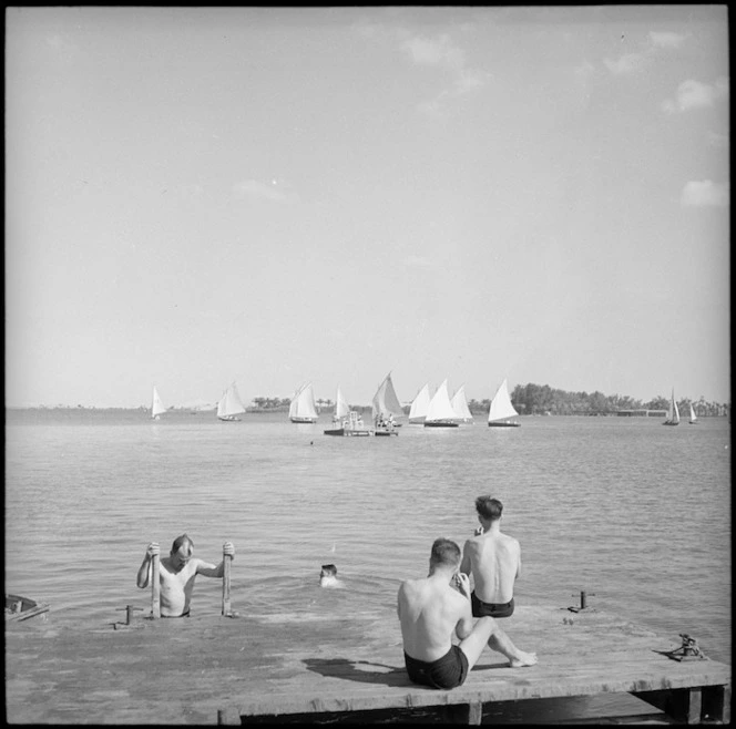 NZ convalescent soldiers bathing, Ismailia