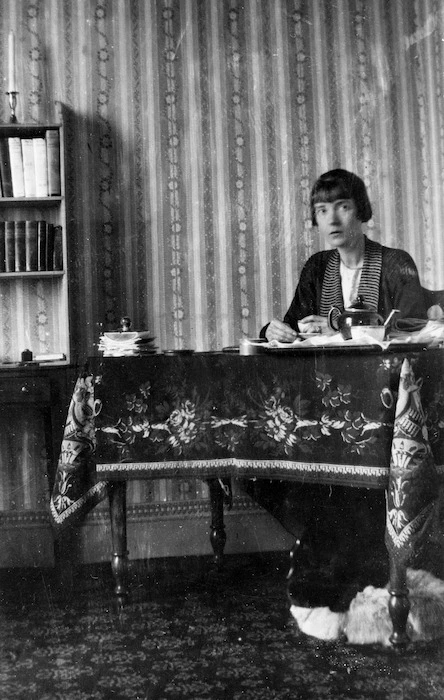 Katherine Mansfield at her work table, Villa Isola, Menton, France. Baker, Ida :Photographs of Katherine Mansfield. Ref: 1/2-011917-F. Alexander Turnbull Library, Wellington, New Zealand. http://natlib.govt.nz/records/23068083