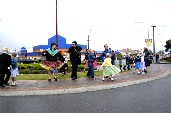 Photographs of 2002 Santa and Christmas Parade, Greymouth