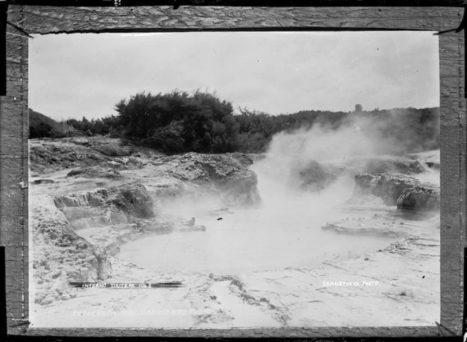 Geothermal pool at Tikitere - Photograph taken by Sigvard Jacob Dannefaerd