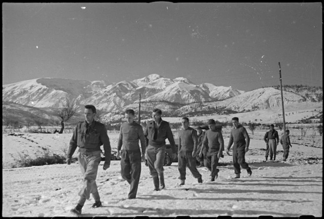 Personnel of 2 NZ Division in snow on New Year's Day, Italian Front, World War II - Photograph taken by George Kaye