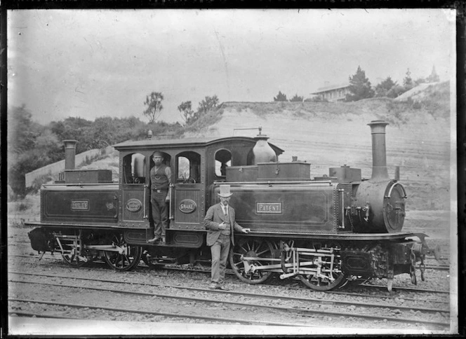 Snake, a double Fairlie, B class steam locomotive "B" 238 (0-4-4-0T).