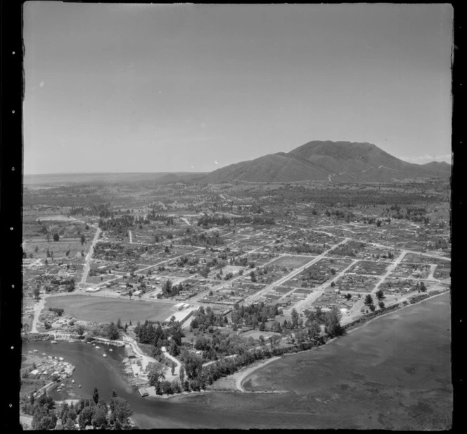 Waikato River and Lake Taupo with Marina, Domain and Tongariro Street with town centre and Mount Tauhara beyond