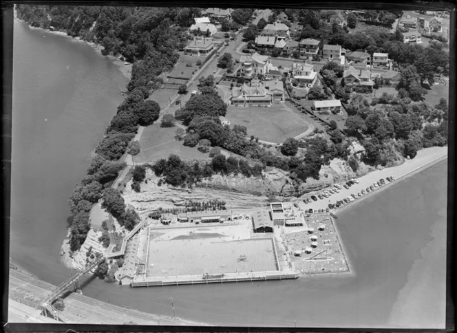 Parnell Baths with Point Park beyond, Tamaki Drive foreground, Auckland City