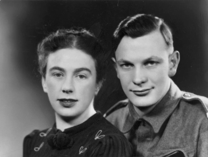 Freeman, Pearl, fl 1938-1940 : Portrait of Dan Davin and Winifred Gonley