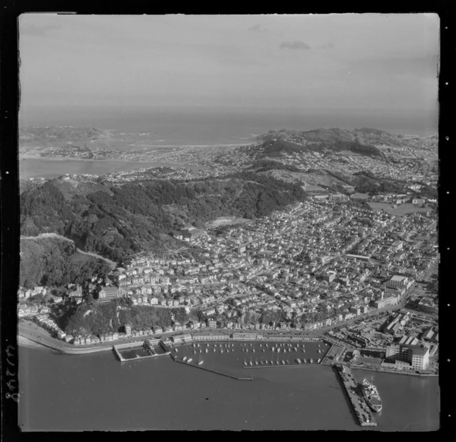 Te Aro Flat and the suburb of Mount Victoria with Oriental Bay, Marina and Clyde Quay in foreground, Wellington City