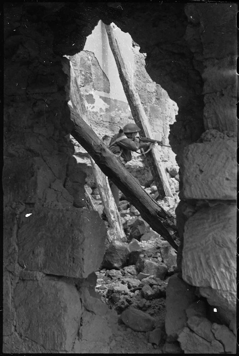 Infantry soldier on the Cassino battlefront, Italy - Photograph taken by George Kaye