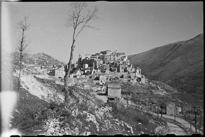 Italian village of Aquafondata - Photograph taken by George Bull