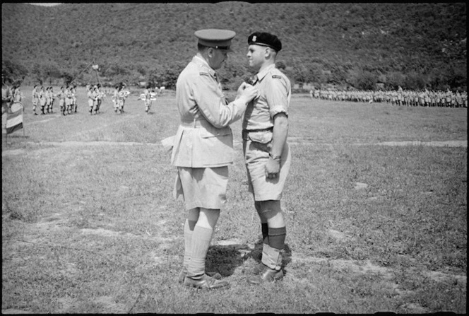 Colonel Clive Lochiel Pleasants receiving the DSO from General Freyberg in the Volturno Valley, Italy, World War II - Photograph taken by George Kaye