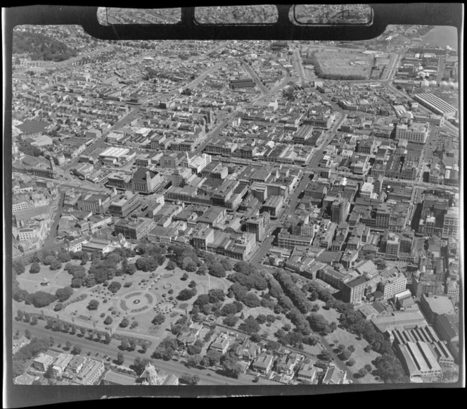 Albert Park over Auckland City to Town Hall