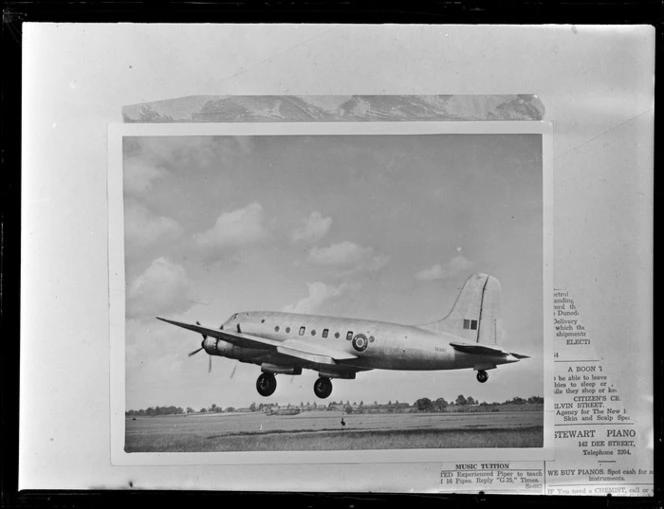 Handley Page HP 67 Hastings aircraft, taking off