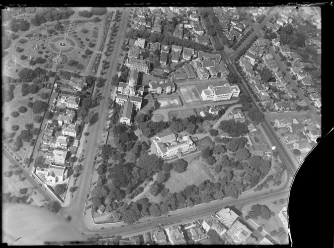 University of Auckland and Government House in centre foreground
