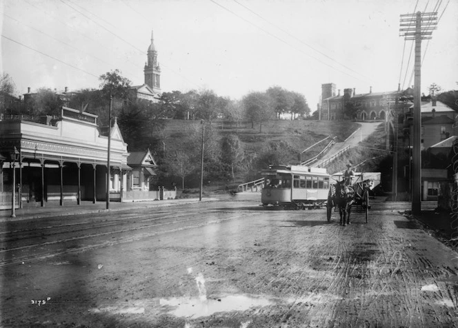 Muir and Moodie fl 1898-1916 (Photographers) : The Strand, Parnell, Auckland, looking towards Constitution Hill