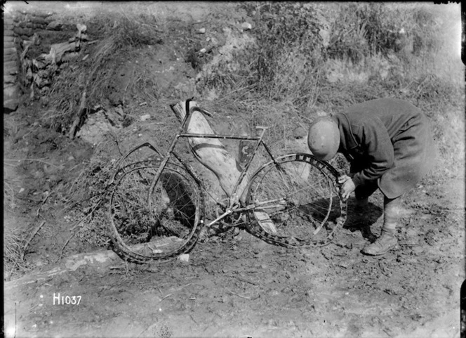German bicycle with tyres made of springs due to the rubber shortage, World War I