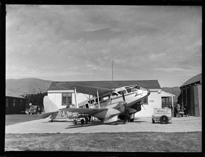 NZNAC (New Zealand National Airways Corporation) Rapide ZK-AKS 'Tara' airplane, Nelson