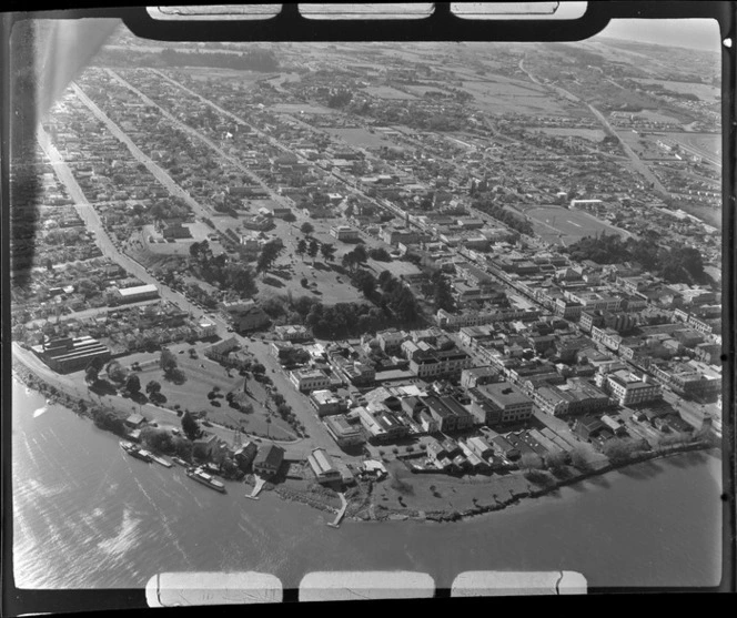 Wanganui, includes township, housing, Sarjeant Gallery, Queens Park, and sports grounds