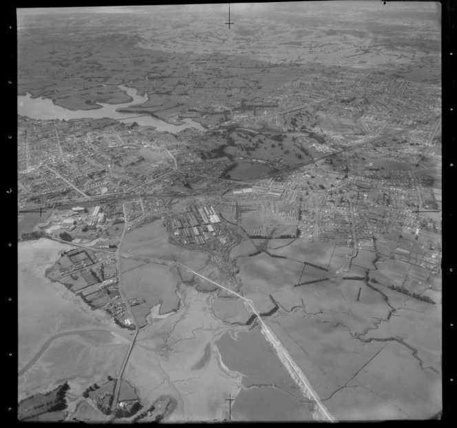 Otahuhu, Auckland, including Auckland-Hamilton Motorway